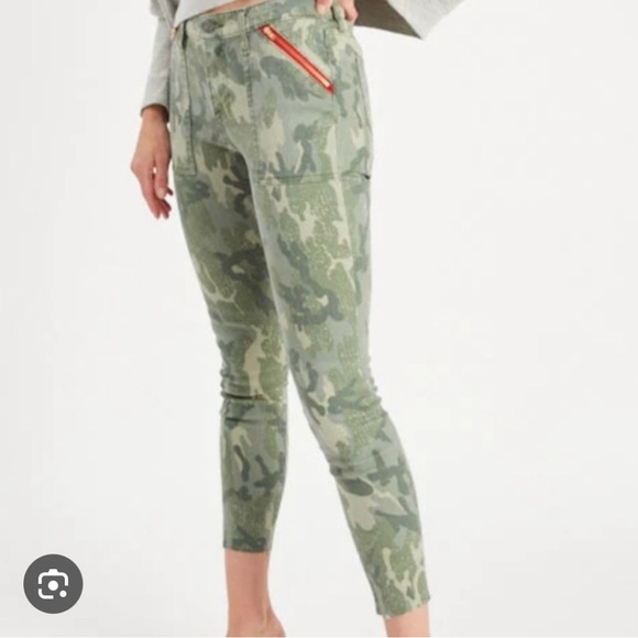 Etienne Marcel NWT Red Zipper Camo Skinny Denim Jeans size 30